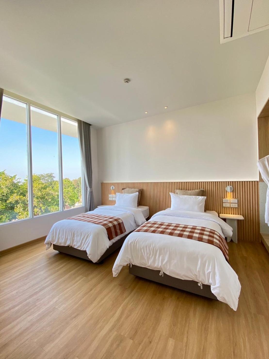 Punn Hotel Korat Nakhon Ratchasima Extérieur photo