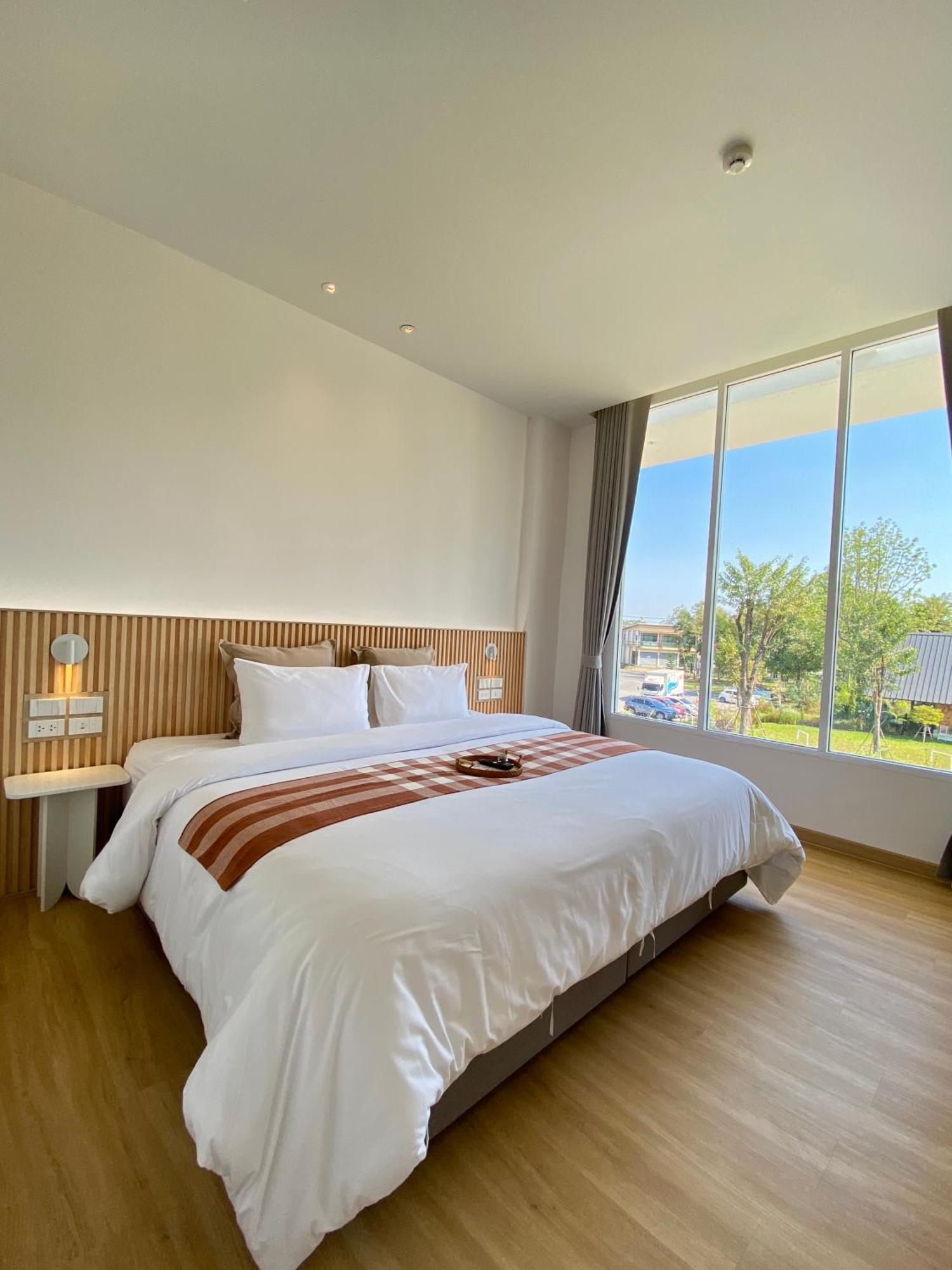 Punn Hotel Korat Nakhon Ratchasima Extérieur photo