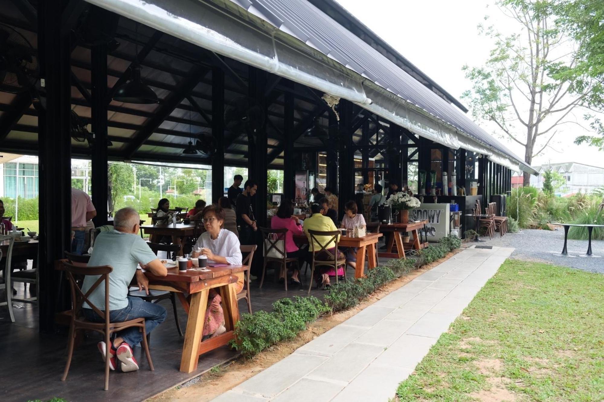 Punn Hotel Korat Nakhon Ratchasima Extérieur photo