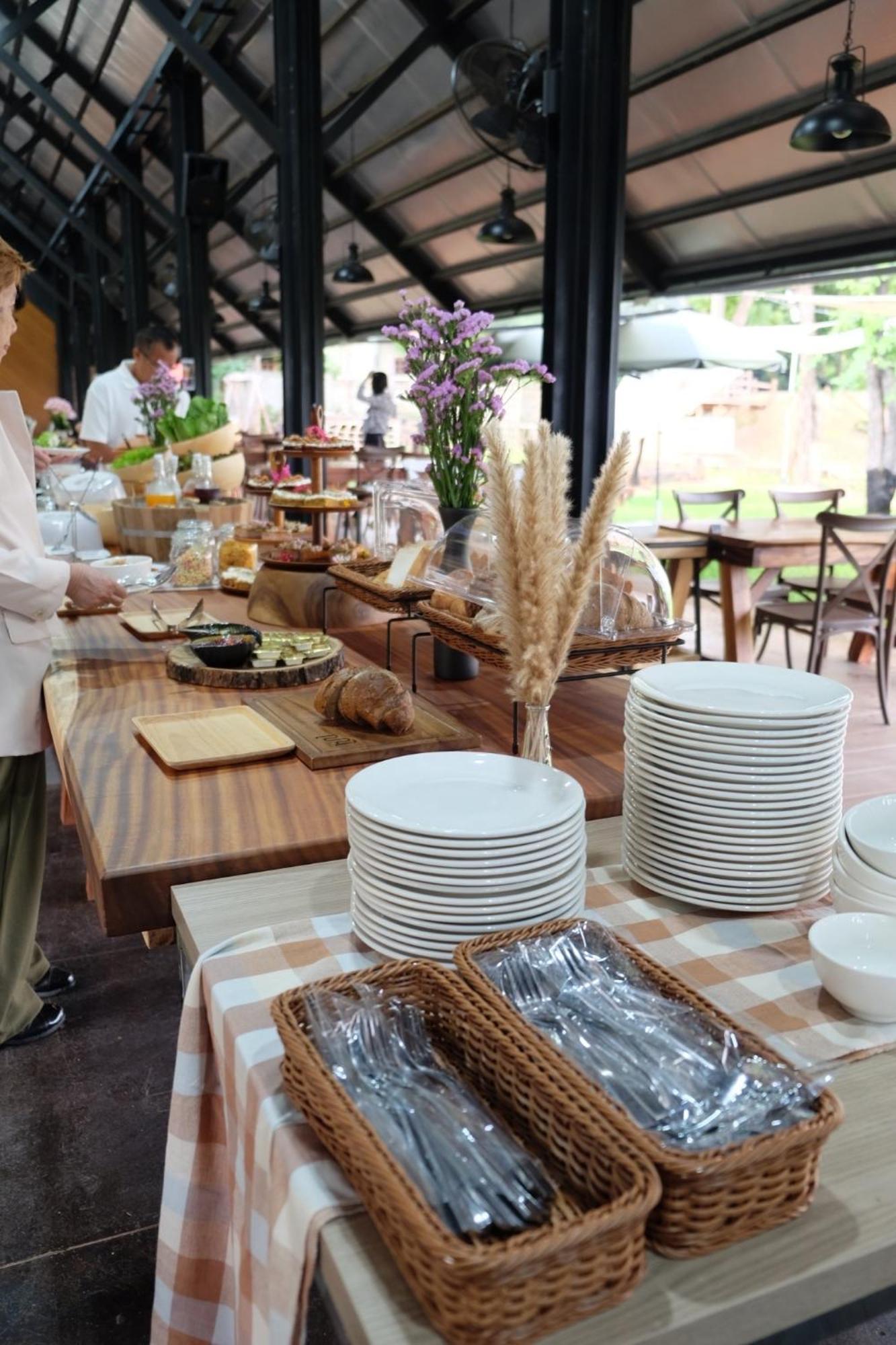 Punn Hotel Korat Nakhon Ratchasima Extérieur photo